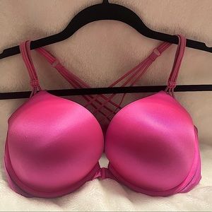 Victoria’s Secret Bombshell Bra • 38C • front clip